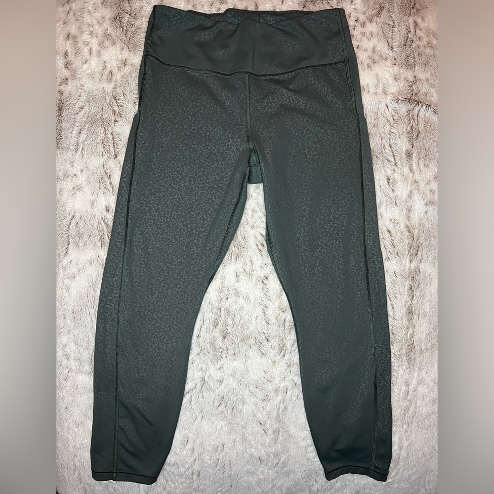 Athleta Ultimate Stash Pocket Embossed 7/8 Tight